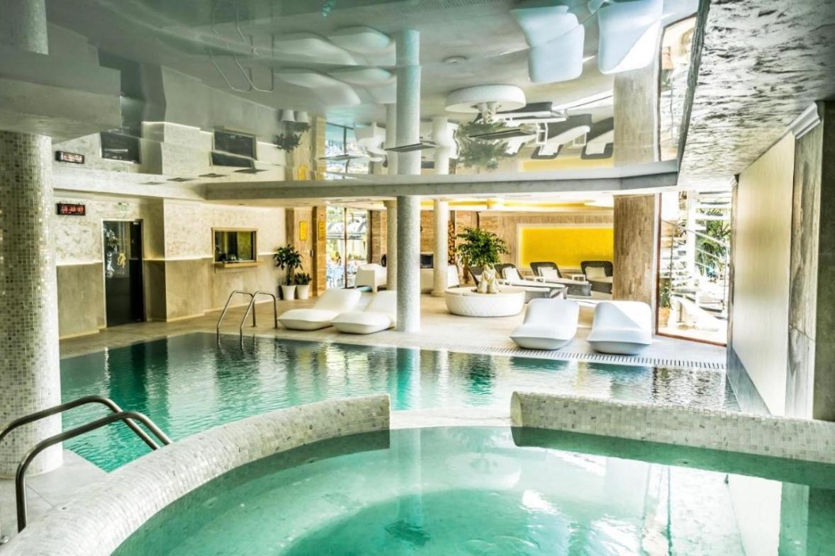 Luxury Apartment Rich 2 فيلينغراد المظهر الخارجي الصورة